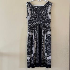 White and black dress in size 8